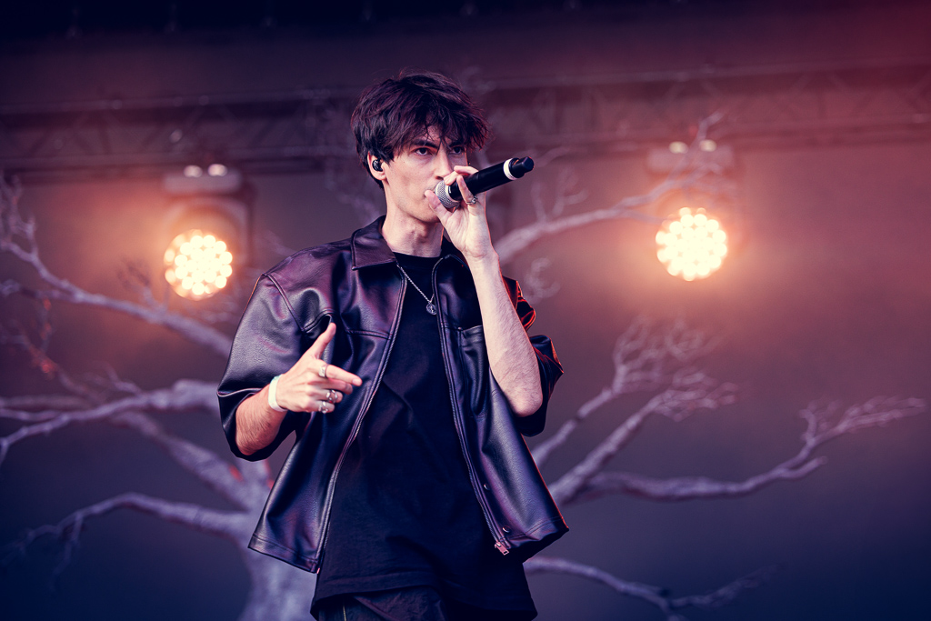 <a href='/artists/yuston-xiii/'>Yuston X<a href='/albums/last-train/iii/'>III</a></a>