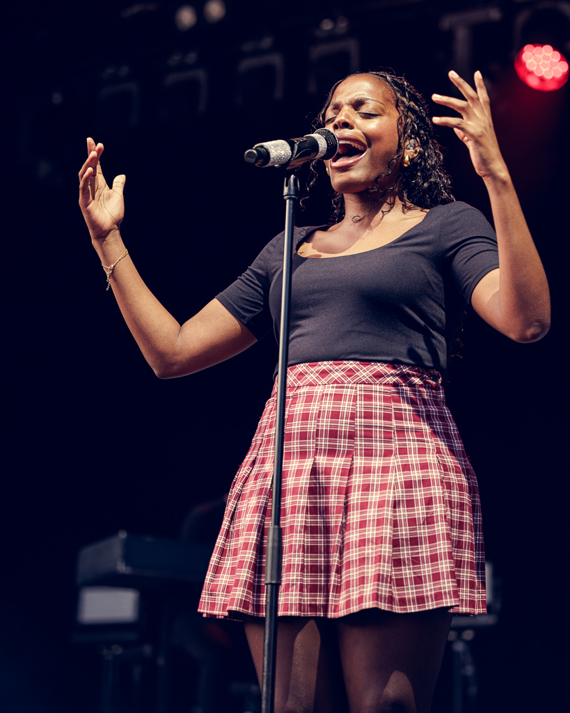 <a href='/artists/mentissa/'>Mentissa</a>