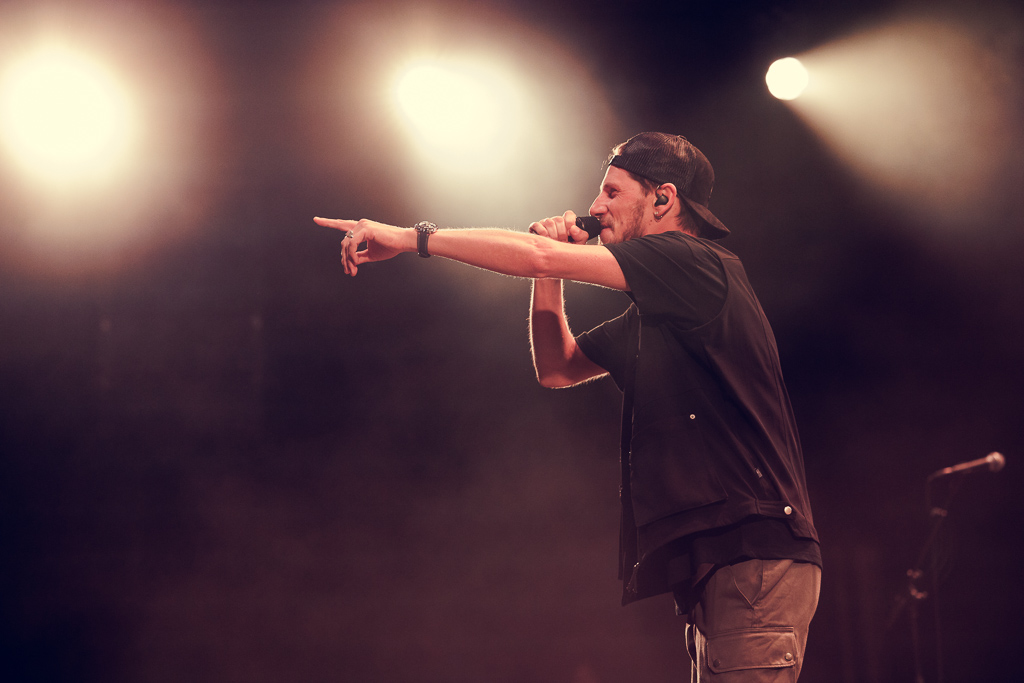 <a href='/artists/naaman/'>Naaman</a>