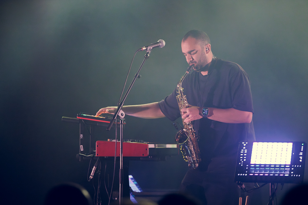 <a href='/artists/ash/'>ASH</a>