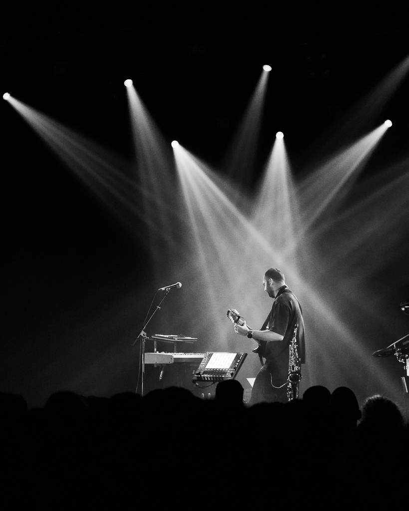 <a href='/artists/ash/'>ASH</a>