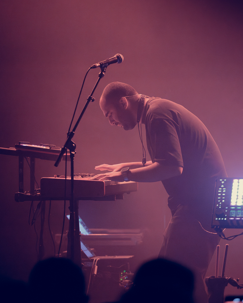 <a href='/artists/ash/'>ASH</a>