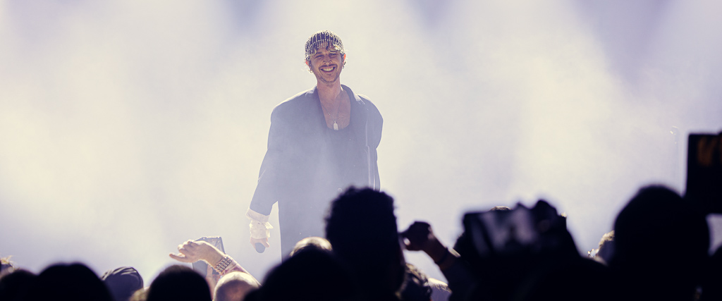 <a href='/artists/oscar-and-the-wolf/'>Oscar and the Wolf</a>