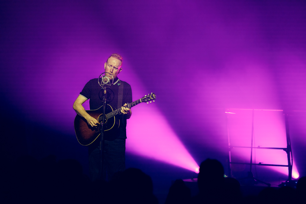 <a href='/artists/gavin-james/'>Gavin James</a>