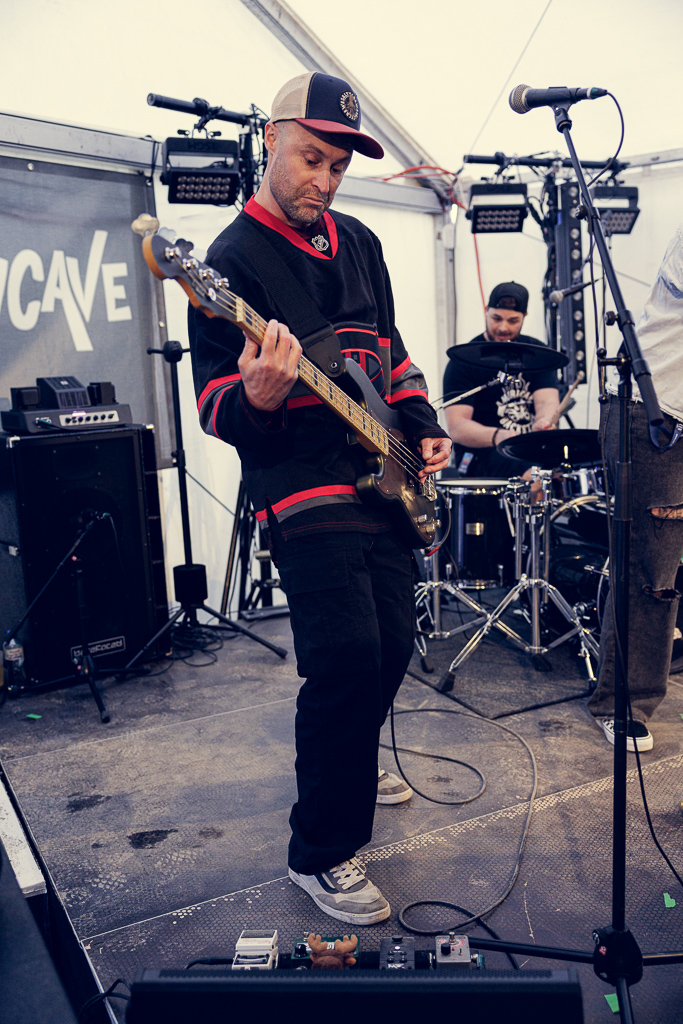 <a href='/artists/showcave/'>Showcave</a>