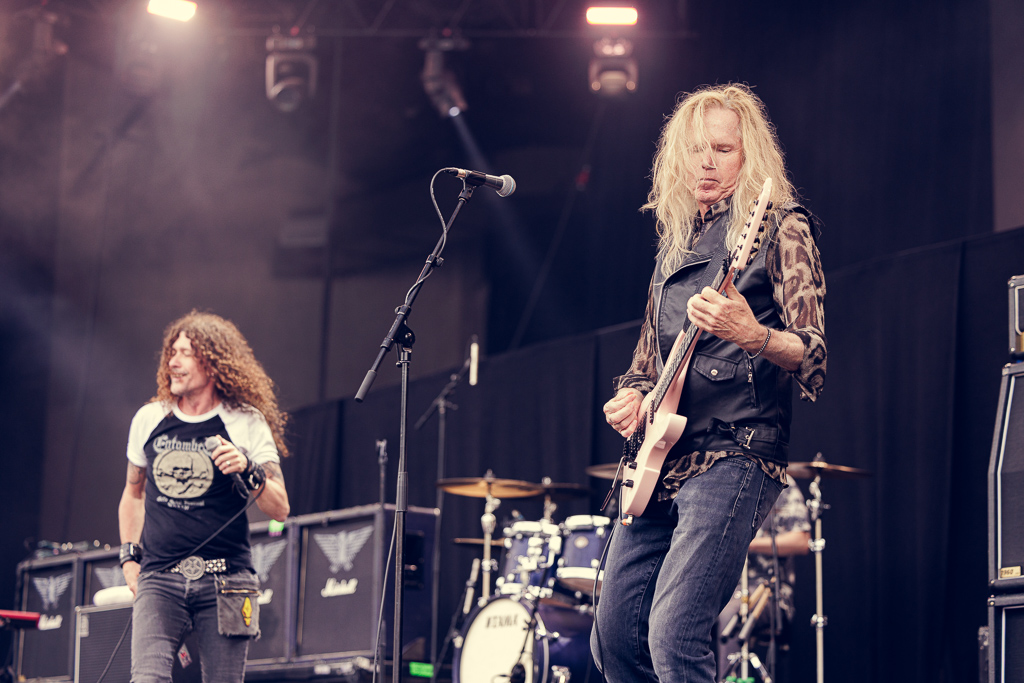 <a href='/artists/adrian-vandenberg/'>Adrian Vandenberg</a>