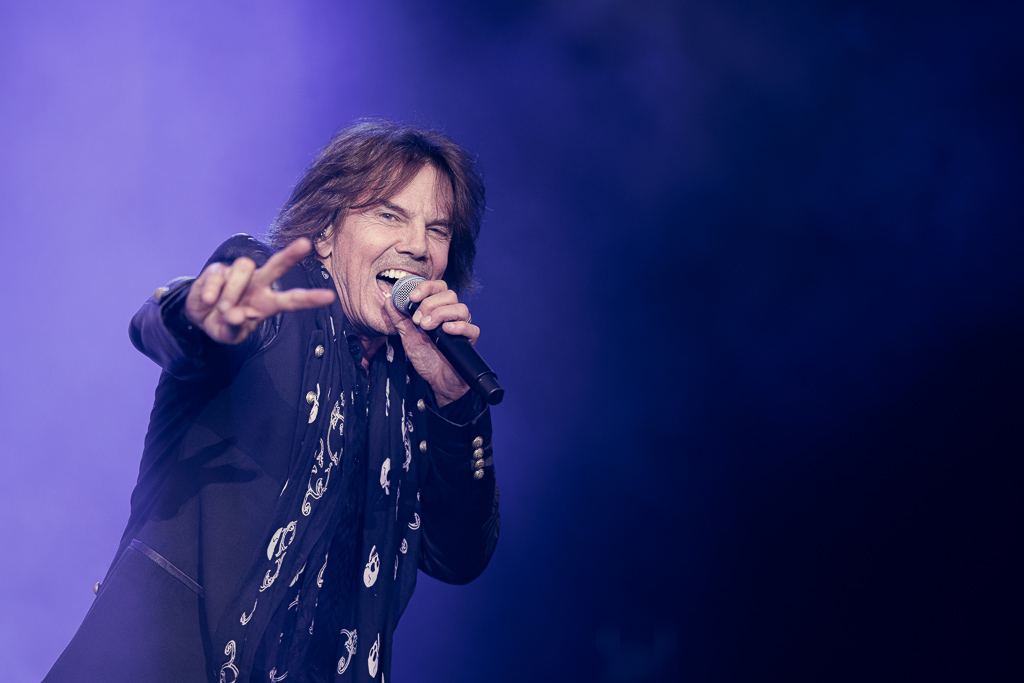 <a href='/artists/europe/'>Europe</a>