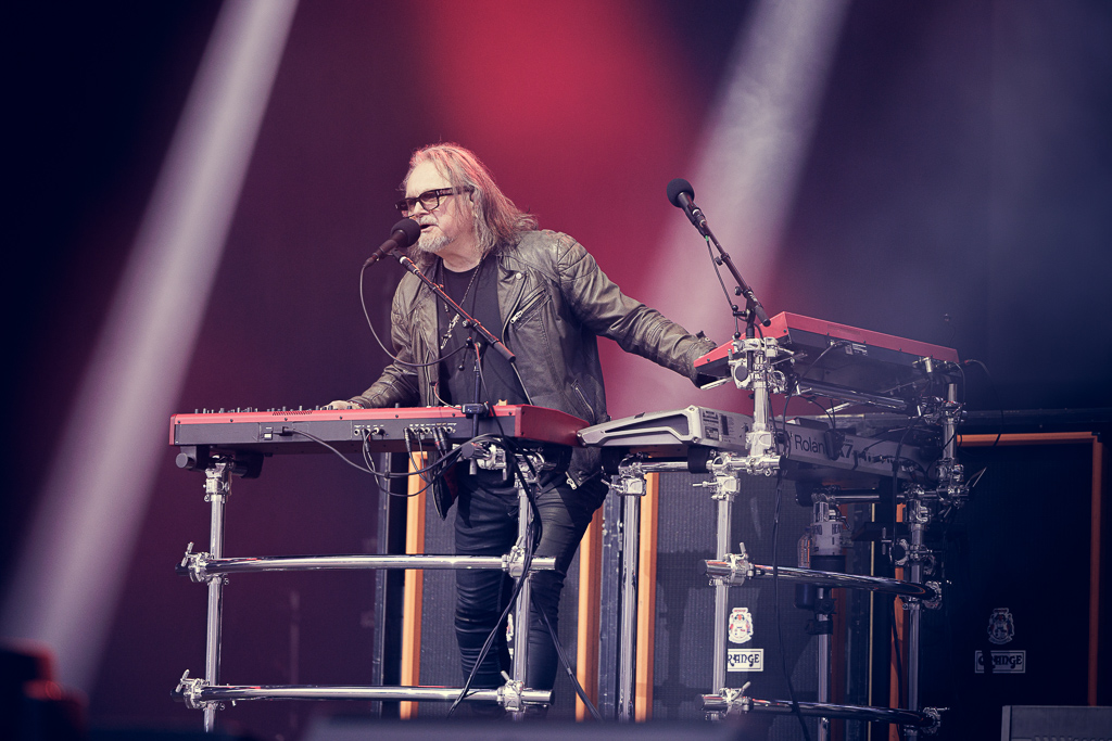 <a href='/artists/europe/'>Europe</a>