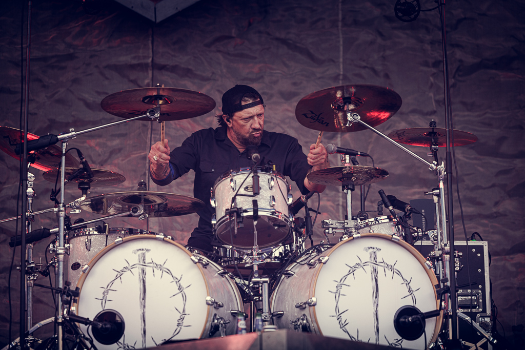 <a href='/artists/mass-hysteria/'>Mass Hysteria</a>