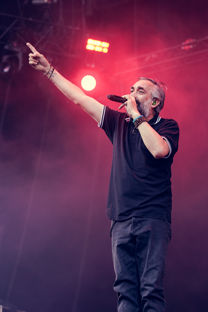 <a href='/artists/mass-hysteria/'>Mass Hysteria</a>