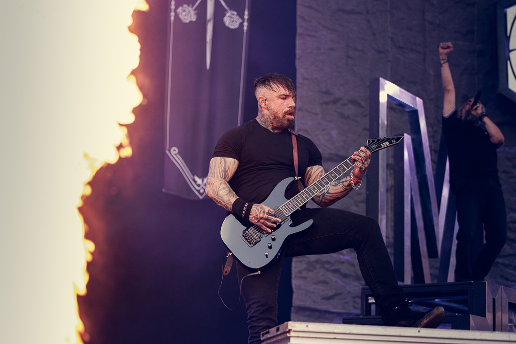 <a href='/artists/mass-hysteria/'>Mass Hysteria</a>