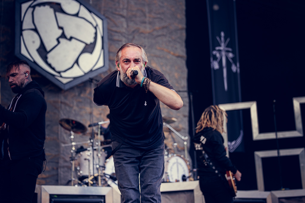 <a href='/artists/mass-hysteria/'>Mass Hysteria</a>