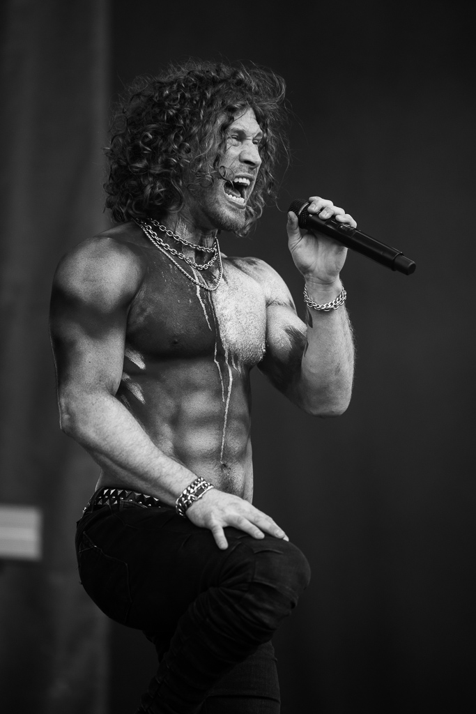 <a href='/artists/nothing-more/'>Nothing More</a>