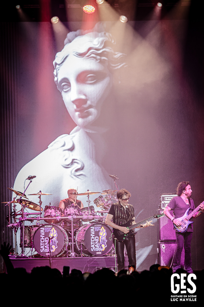 <a href='/artists/satchvai-band/'>SatchVai Band</a>