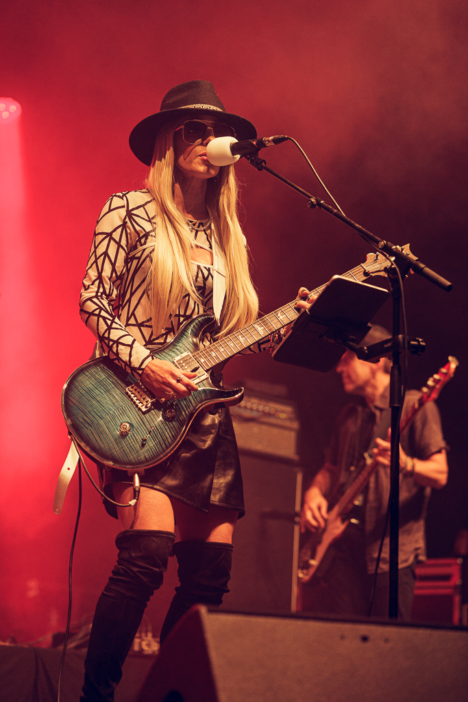 <a href='/artists/orianthi/'>Orianthi</a>