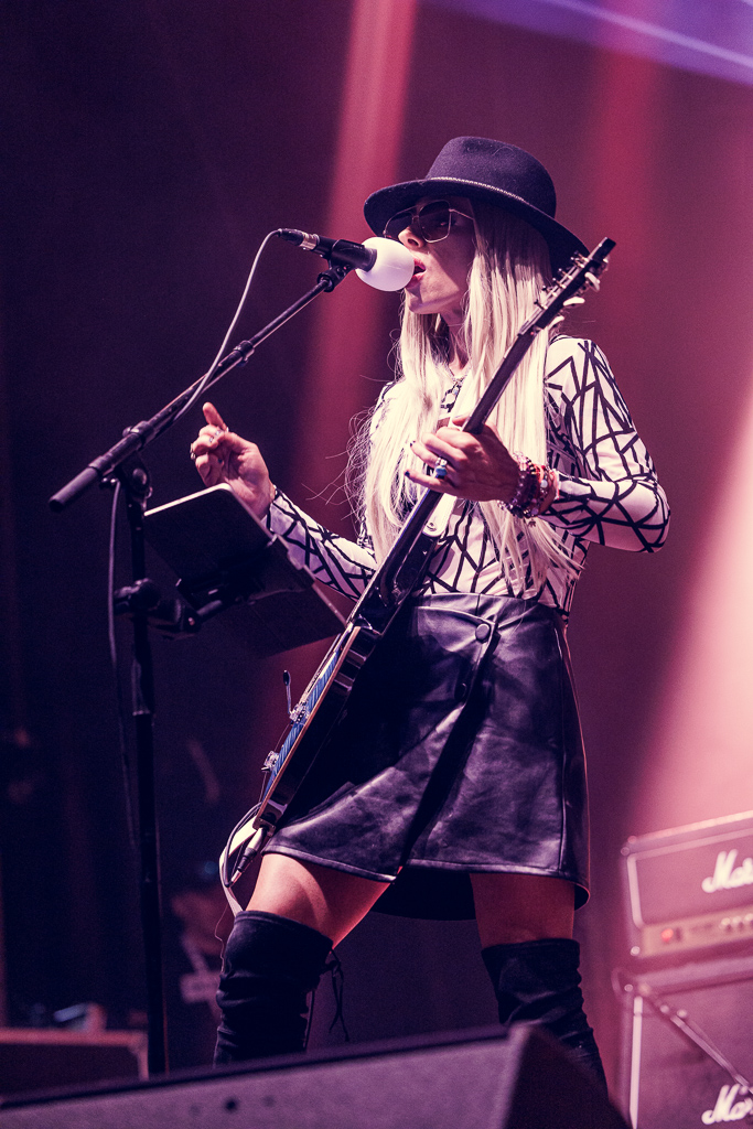 <a href='/artists/orianthi/'>Orianthi</a>