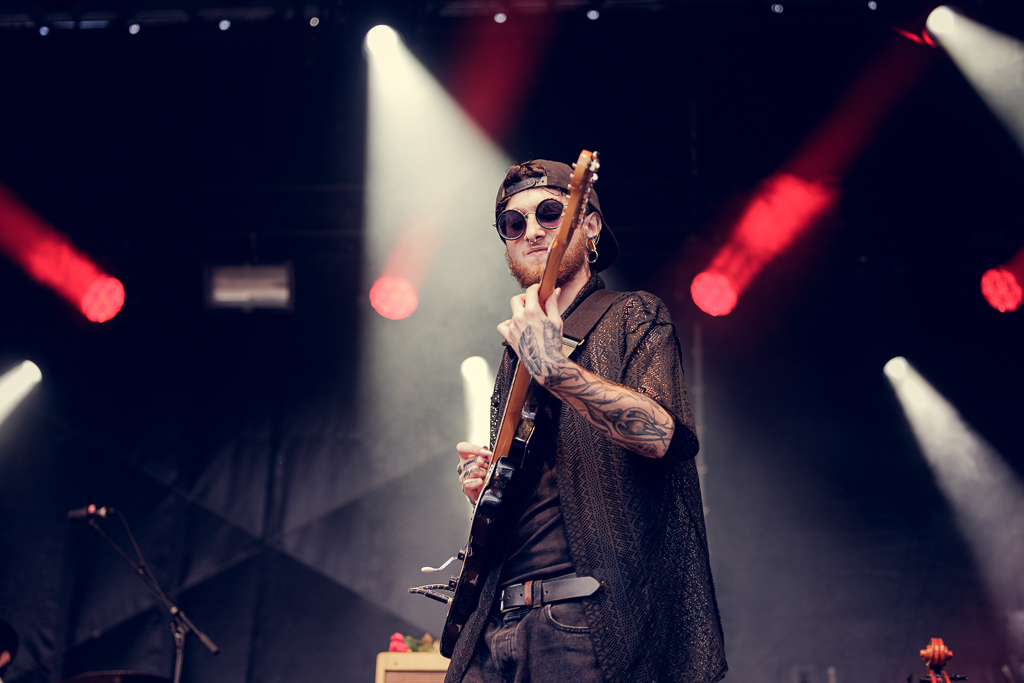 <a href='/artists/rosaly/'>Rosaly</a>