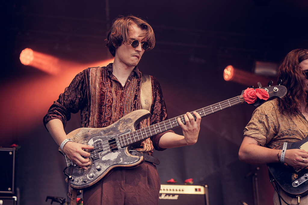 <a href='/artists/rosaly/'>Rosaly</a>