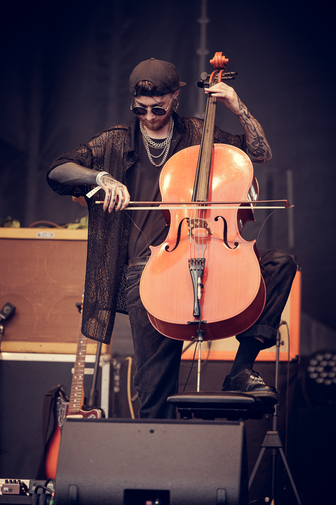 <a href='/artists/rosaly/'>Rosaly</a>