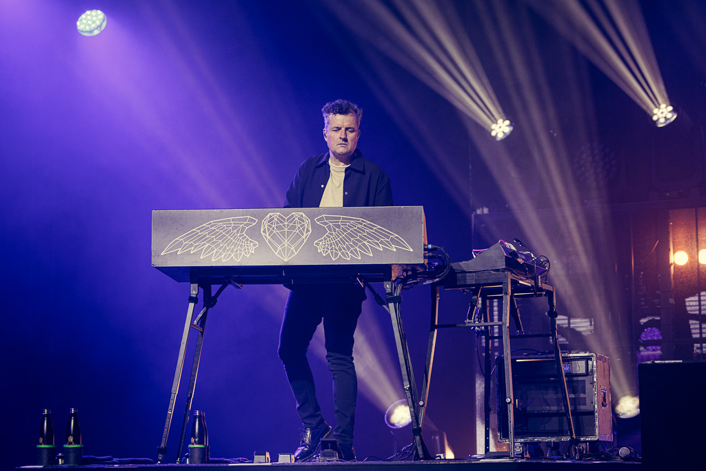 <a href='/artists/simple-minds/'>Simple Minds</a>