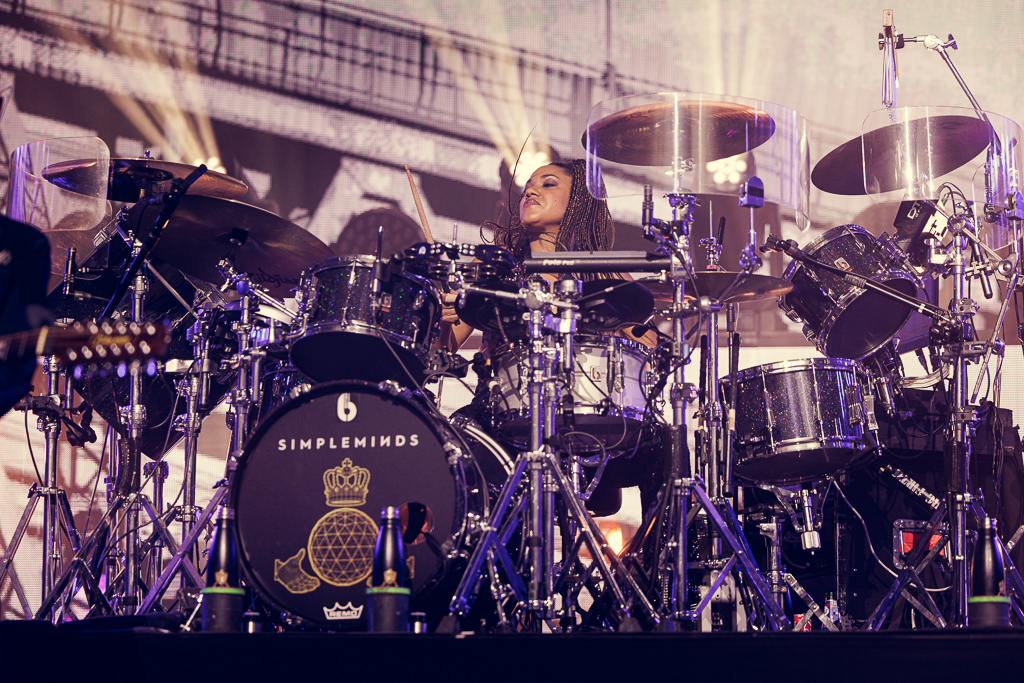 <a href='/artists/simple-minds/'>Simple Minds</a>