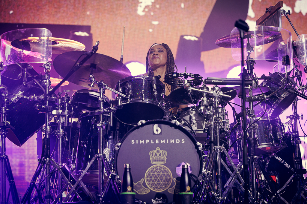 <a href='/artists/simple-minds/'>Simple Minds</a>