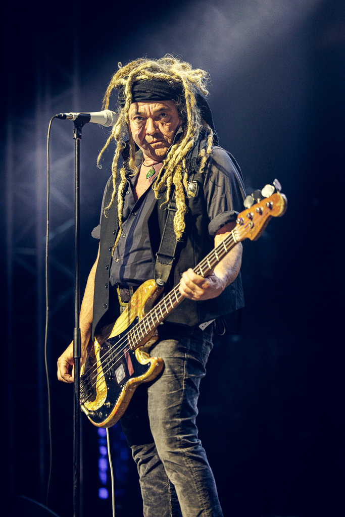 <a href='/artists/nada-surf/'>Nada Surf</a>