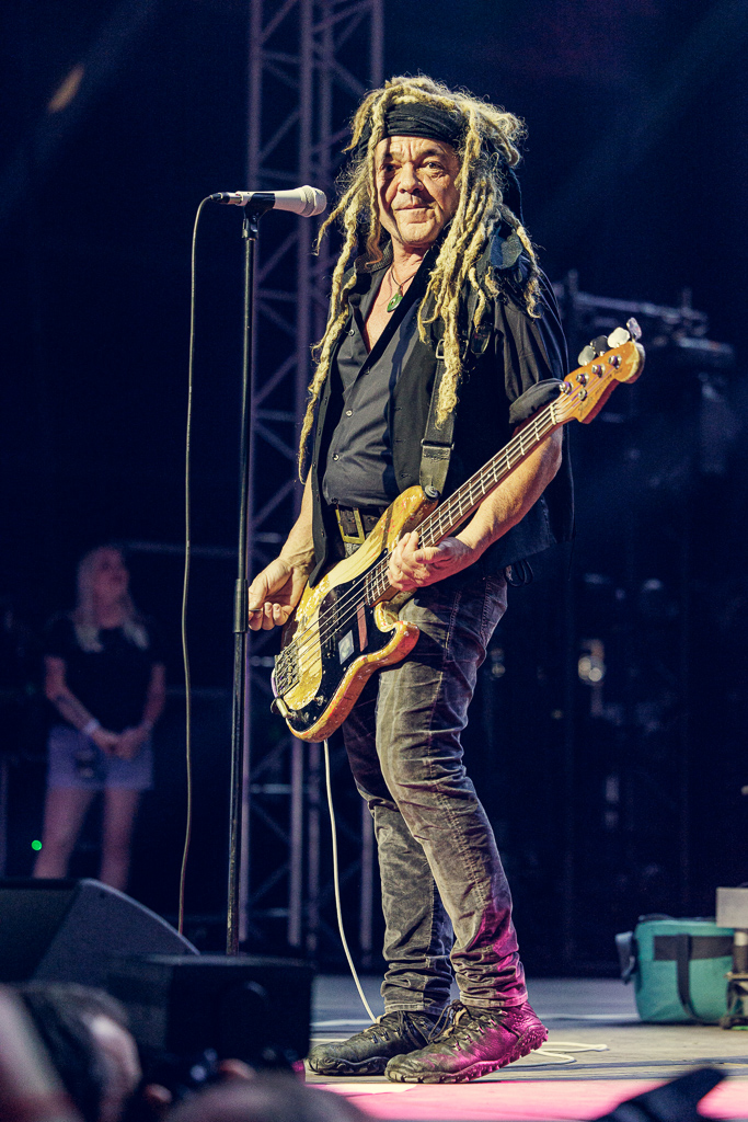 <a href='/artists/nada-surf/'>Nada Surf</a>