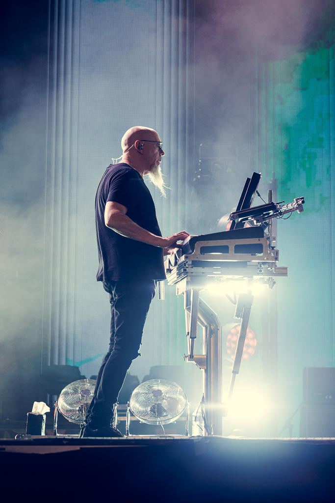 <a href='/artists/dream-theater/'>Dream Theater</a>