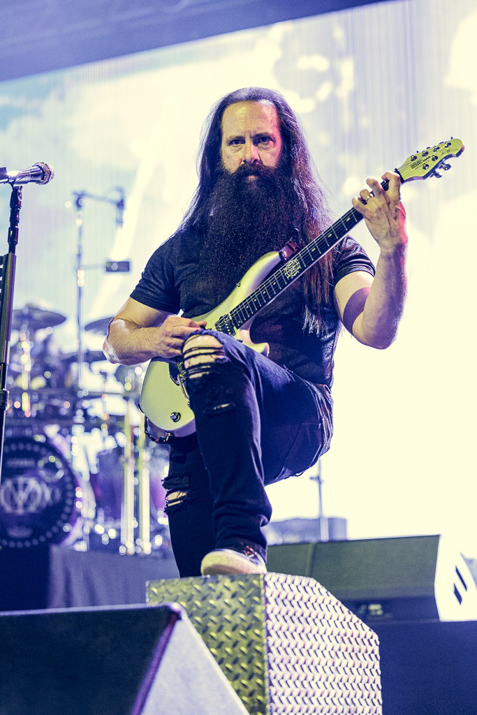 <a href='/artists/dream-theater/'>Dream Theater</a>