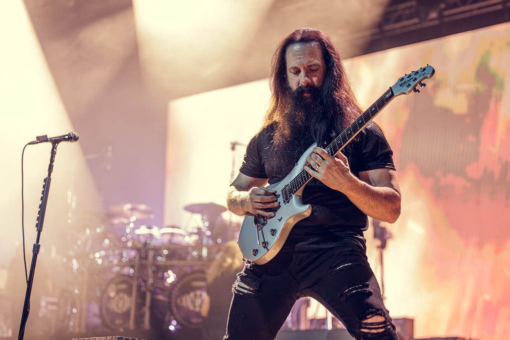 <a href='/artists/dream-theater/'>Dream Theater</a>