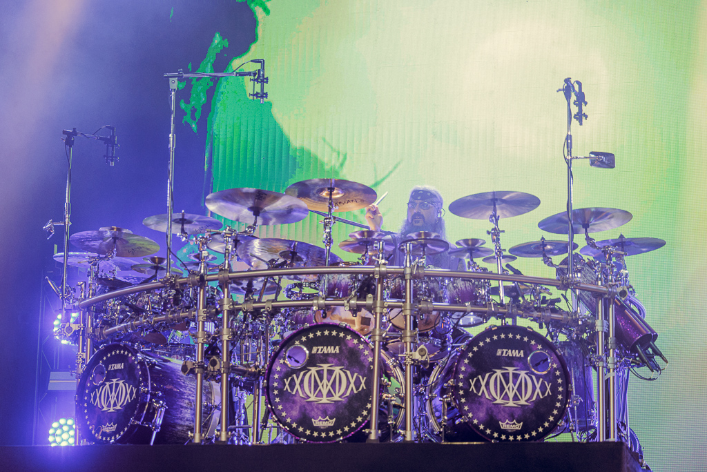 <a href='/artists/dream-theater/'>Dream Theater</a>