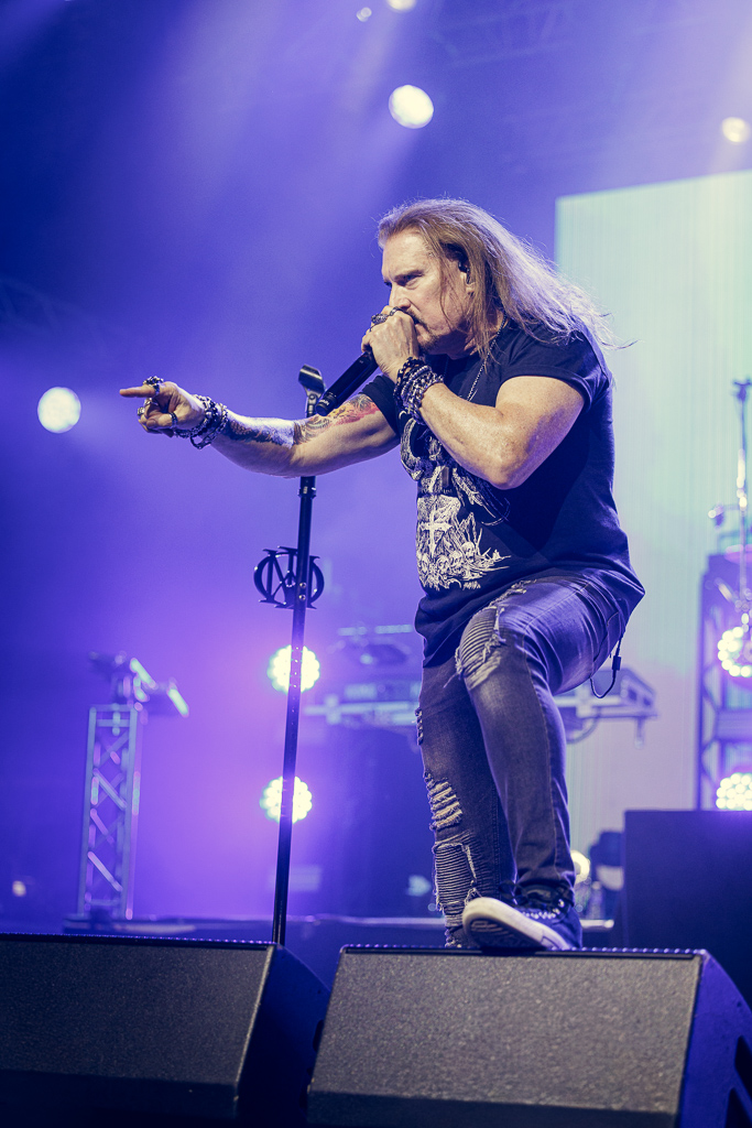 <a href='/artists/dream-theater/'>Dream Theater</a>