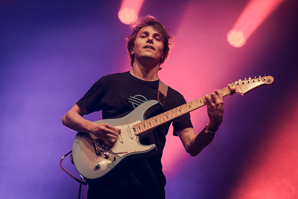 <a href='/artists/matteo-mancuso/'>Matteo Mancuso</a>