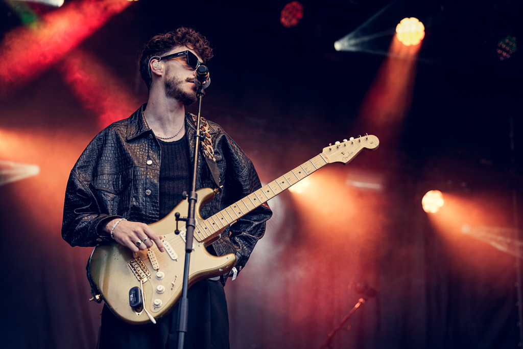 <a href='/artists/saults/'>Saults</a>