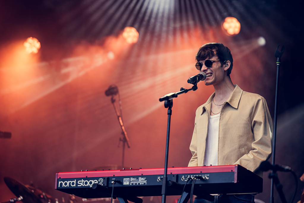 <a href='/artists/saults/'>Saults</a>