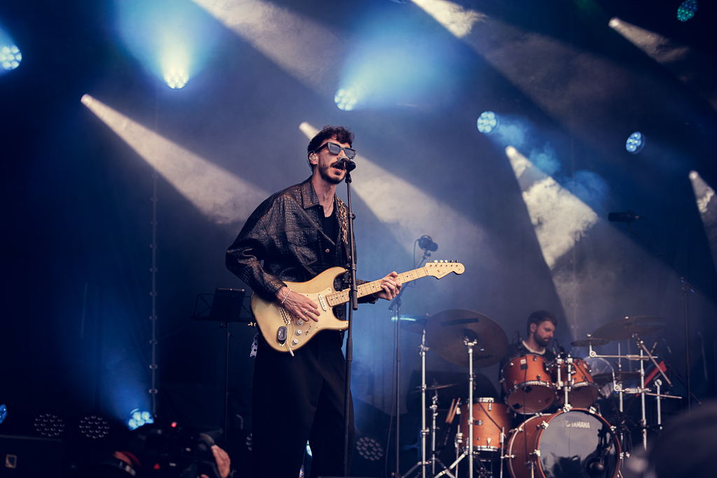 <a href='/artists/saults/'>Saults</a>