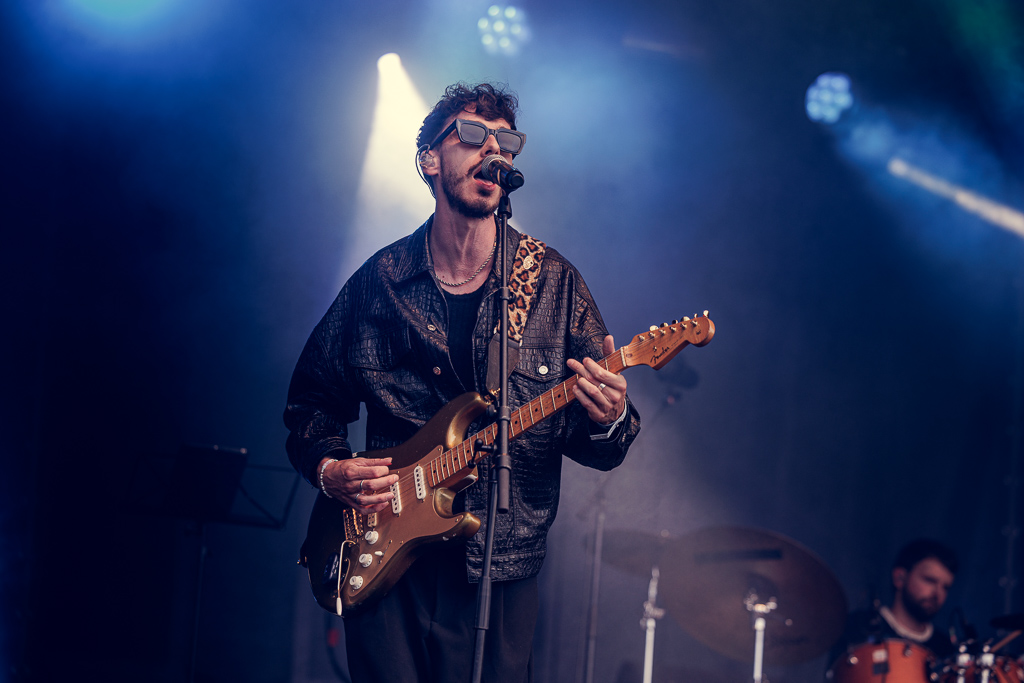 <a href='/artists/saults/'>Saults</a>