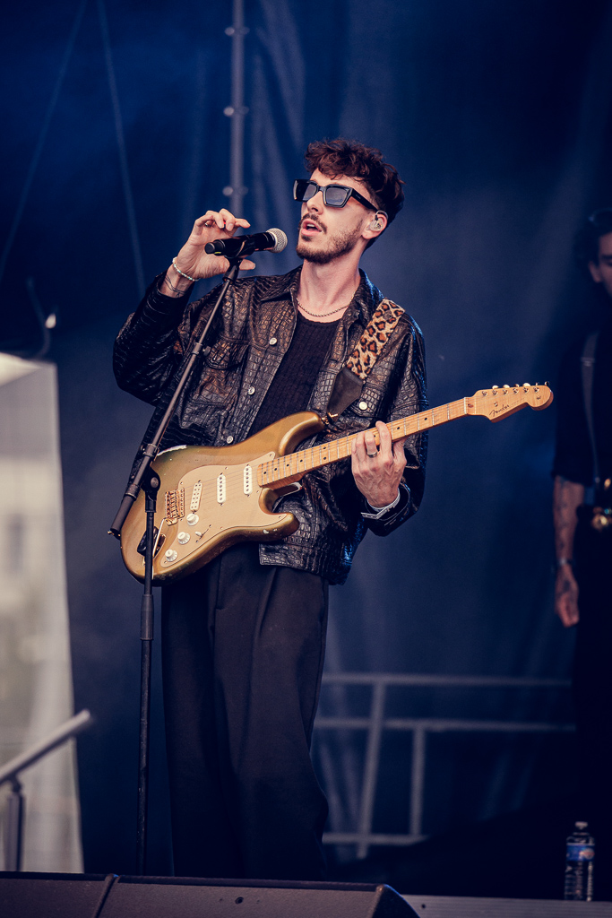 <a href='/artists/saults/'>Saults</a>