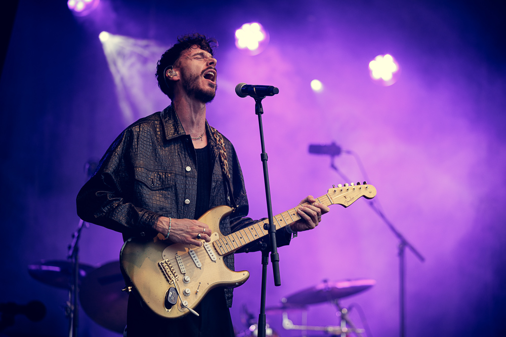 <a href='/artists/saults/'>Saults</a>