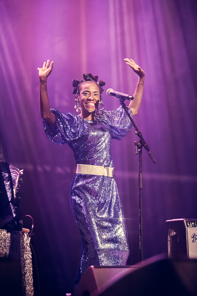 <a href='/artists/nik-west/'>Nik West</a>