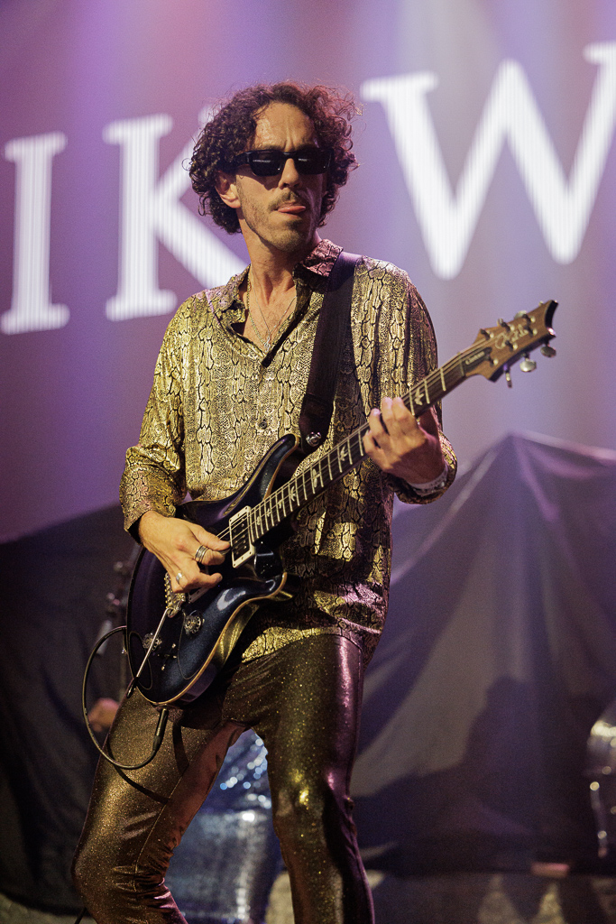 <a href='/artists/nik-west/'>Nik West</a>