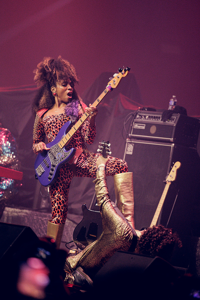 <a href='/artists/nik-west/'>Nik West</a>