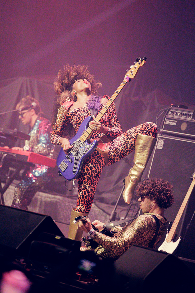 <a href='/artists/nik-west/'>Nik West</a>