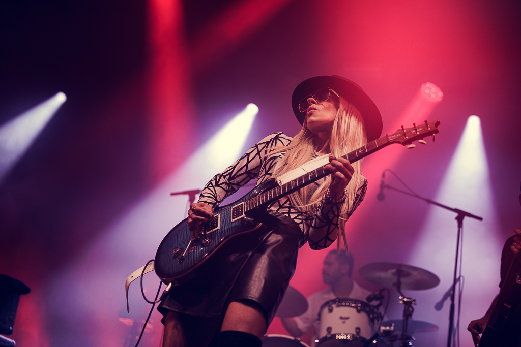 <a href='/artists/orianthi/'>Orianthi</a>