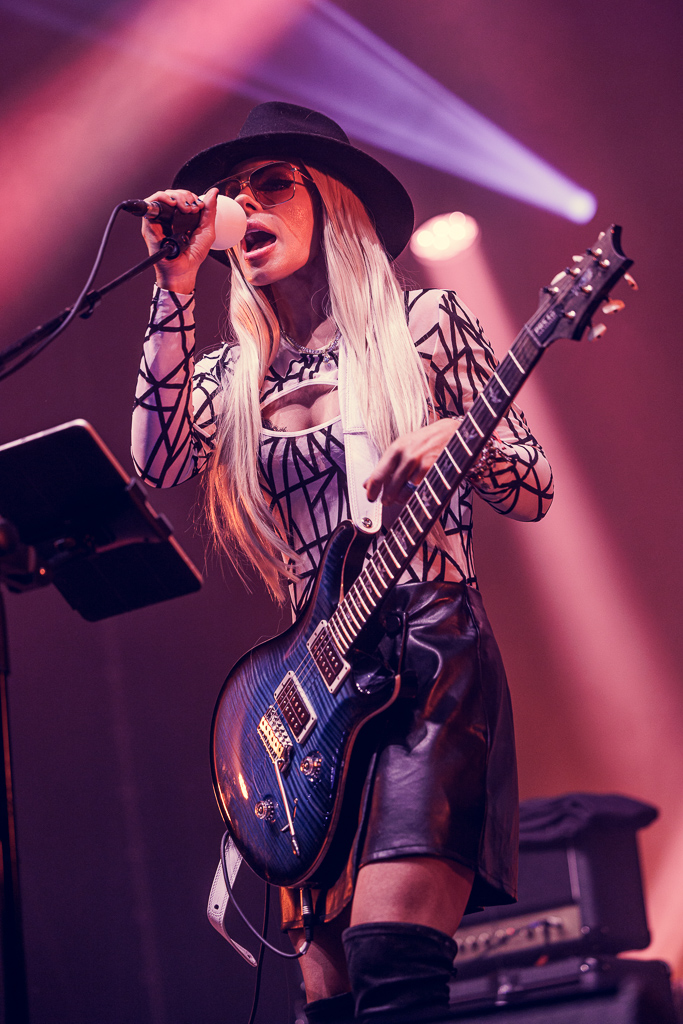 <a href='/artists/orianthi/'>Orianthi</a>