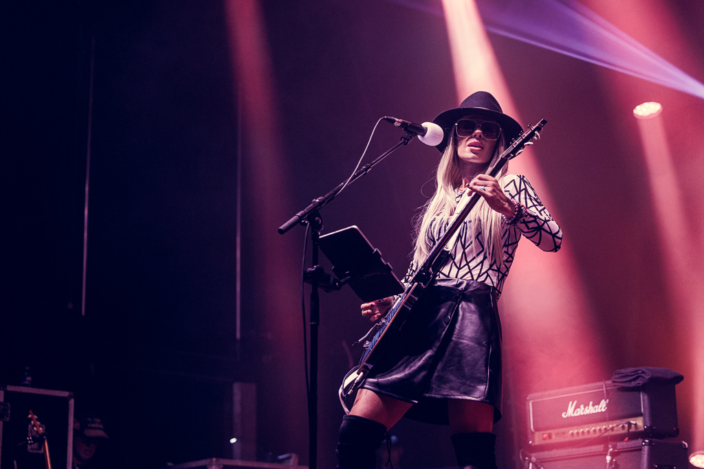 <a href='/artists/orianthi/'>Orianthi</a>