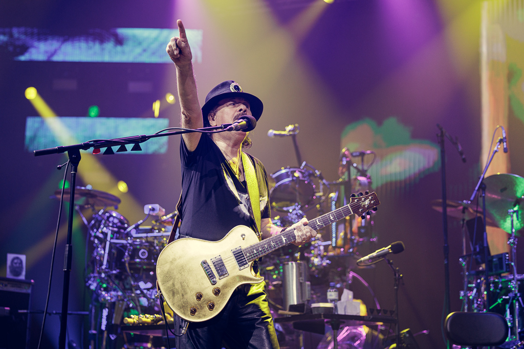 <a href='/artists/santana/'>Santana</a>