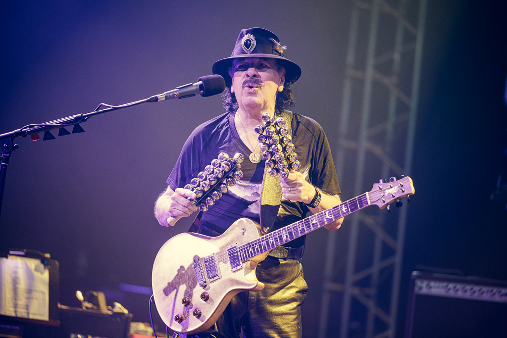 <a href='/artists/santana/'>Santana</a>