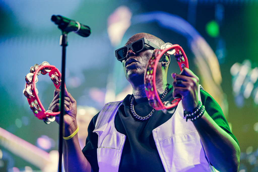 <a href='/artists/santana/'>Santana</a>